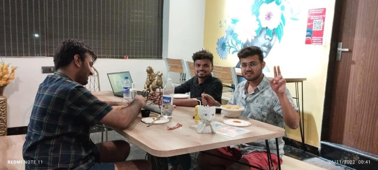 Coliwo Un - Viman Nagar Pansiyon Pune Dış mekan fotoğraf